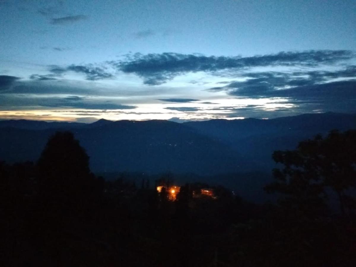 Swabhumi Homestay Kurseong エクステリア 写真