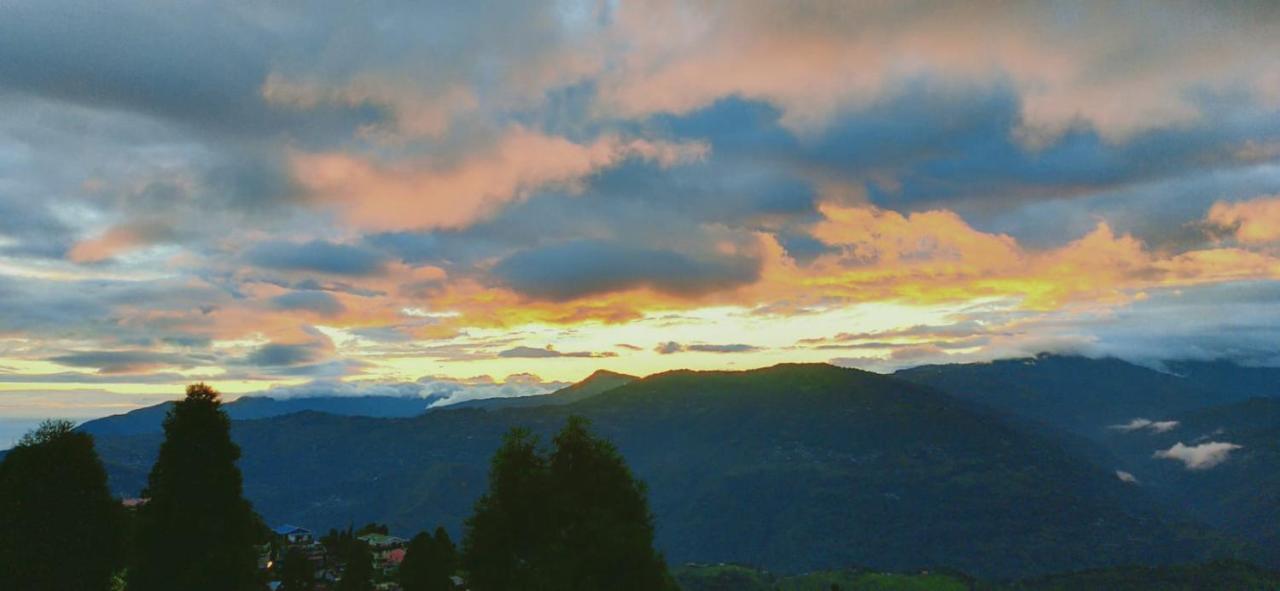 Swabhumi Homestay Kurseong エクステリア 写真