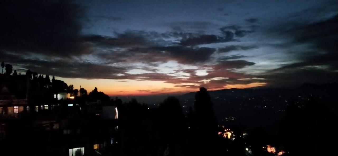 Swabhumi Homestay Kurseong エクステリア 写真