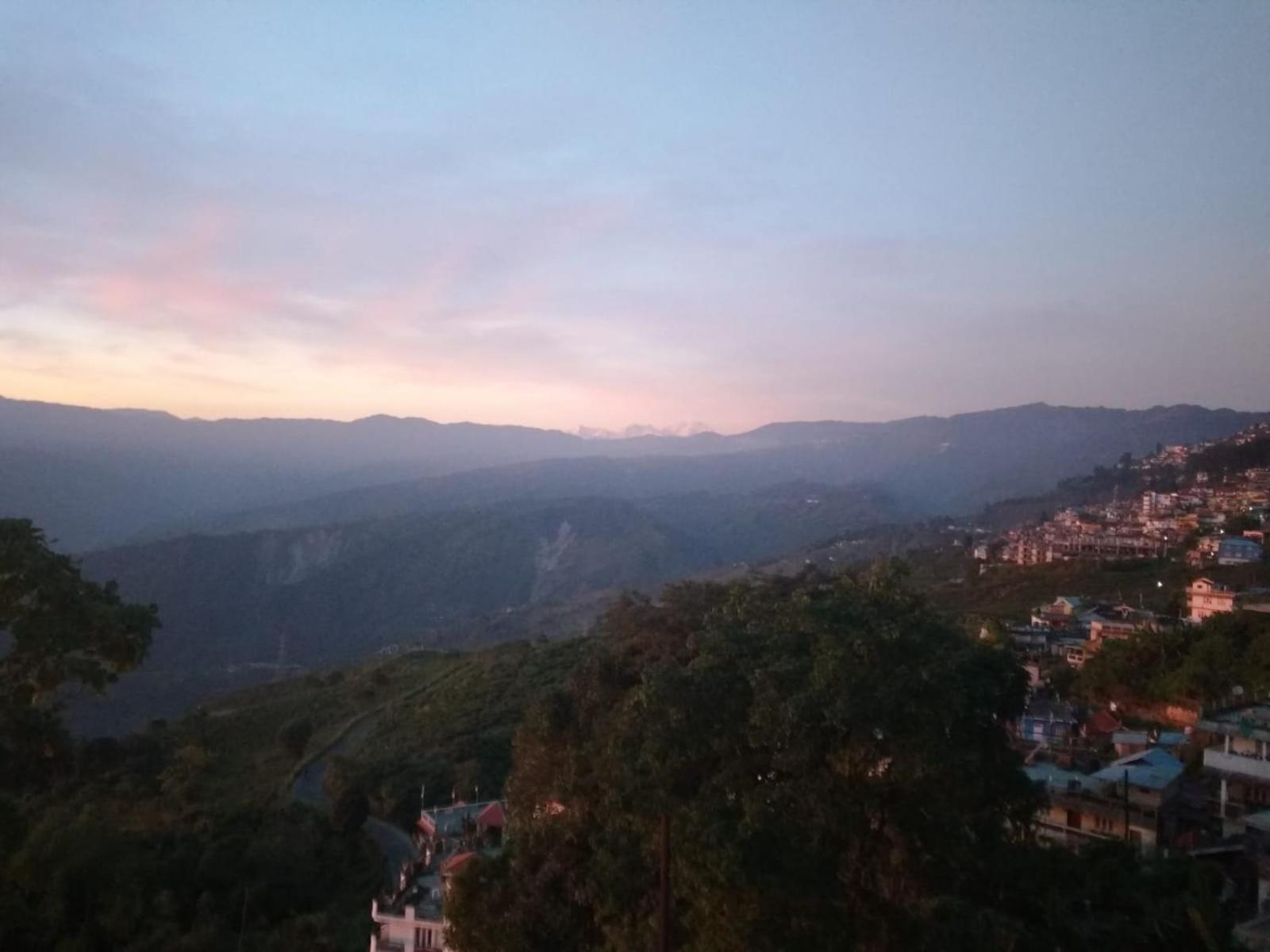 Swabhumi Homestay Kurseong エクステリア 写真